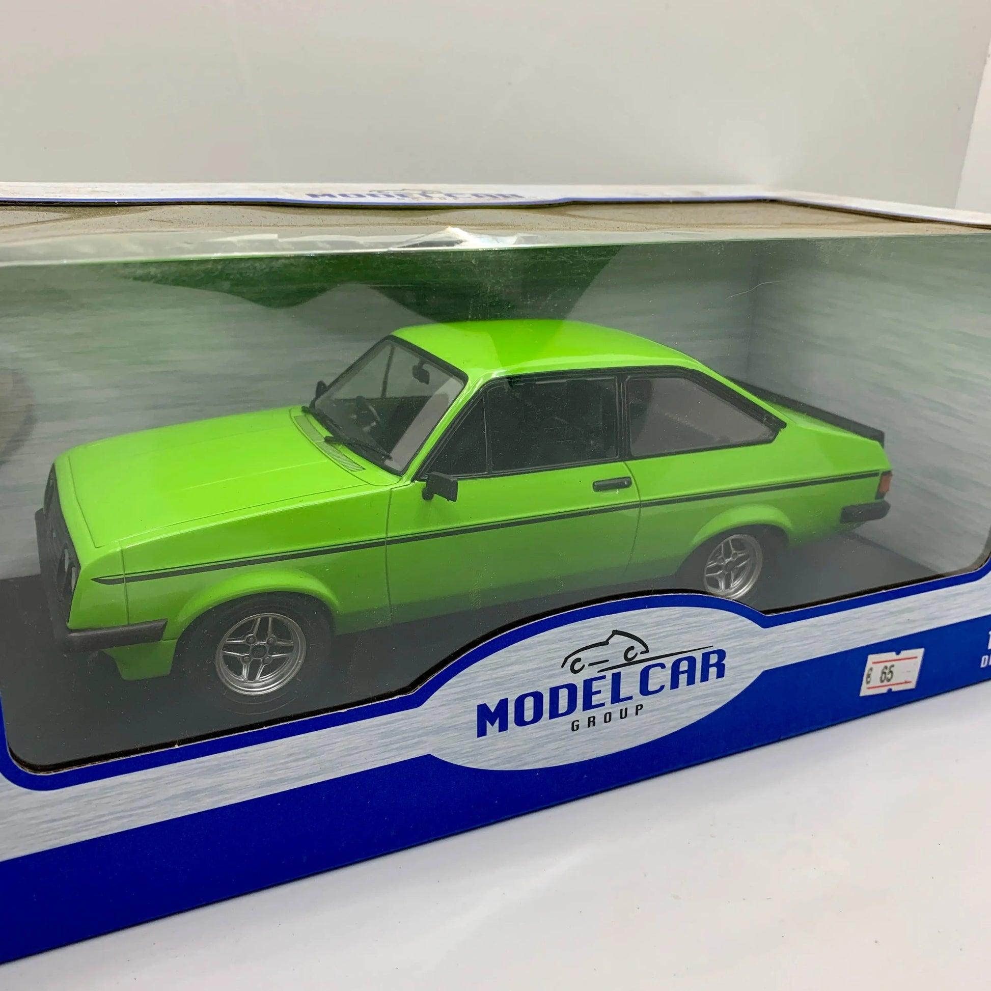 Ford Escort MK II RS 2000 Collectable Cars 1/18 Scale  Cars Stock Car & Banger Toy Tracks