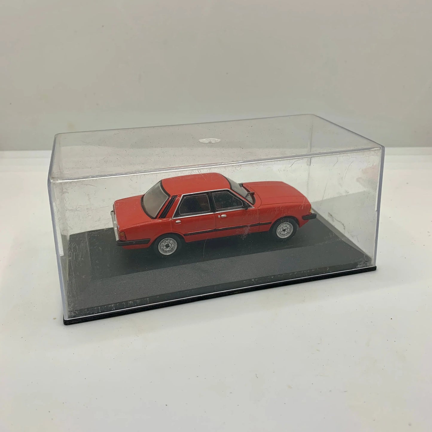 Iconic Ford Taunus Collectable Classic Cars 1/43 Scale  Cars Stock Car & Banger Toy Tracks