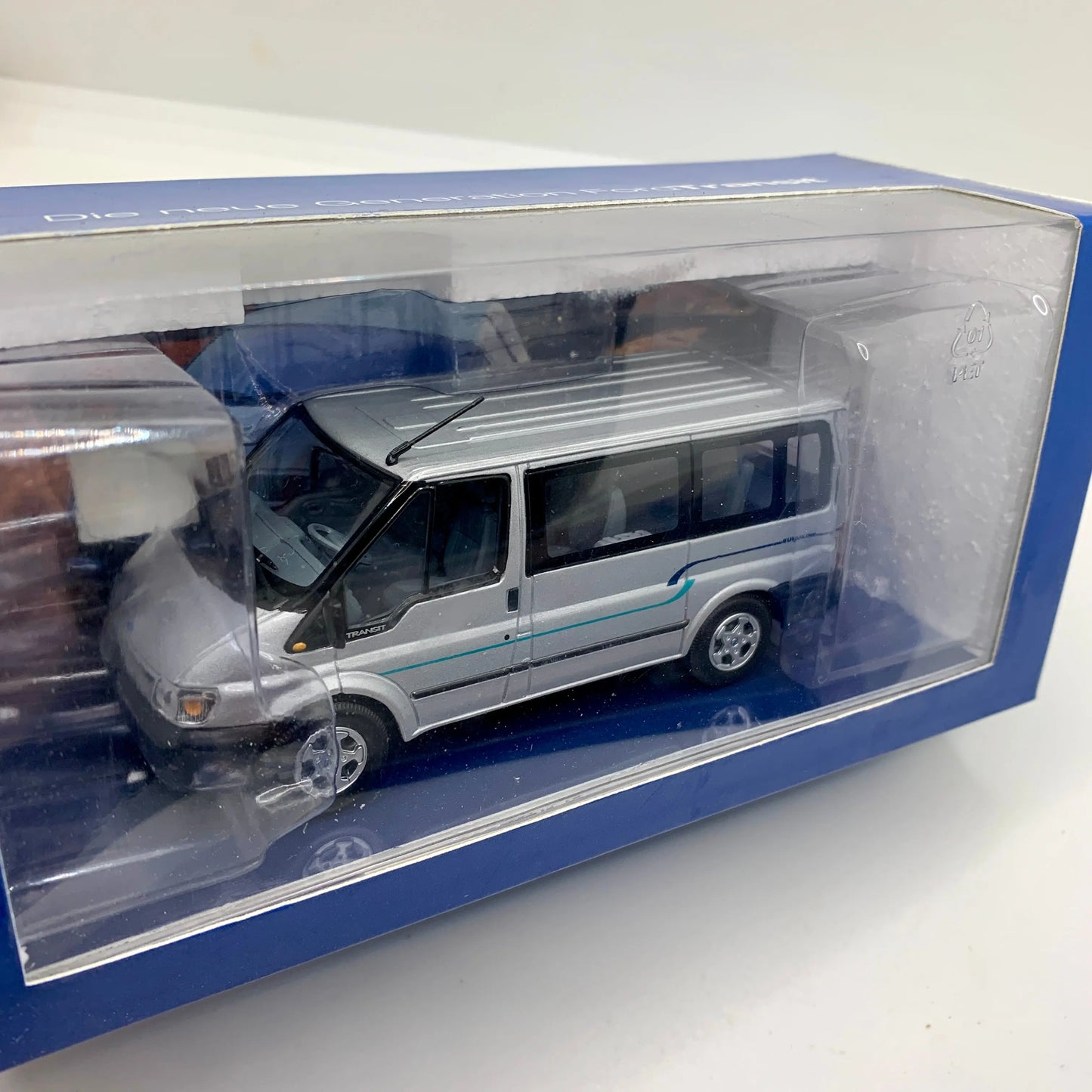 Iconic Ford Transit Collectable Classic Cars 1/43 Scale  Cars Stock Car & Banger Toy Tracks