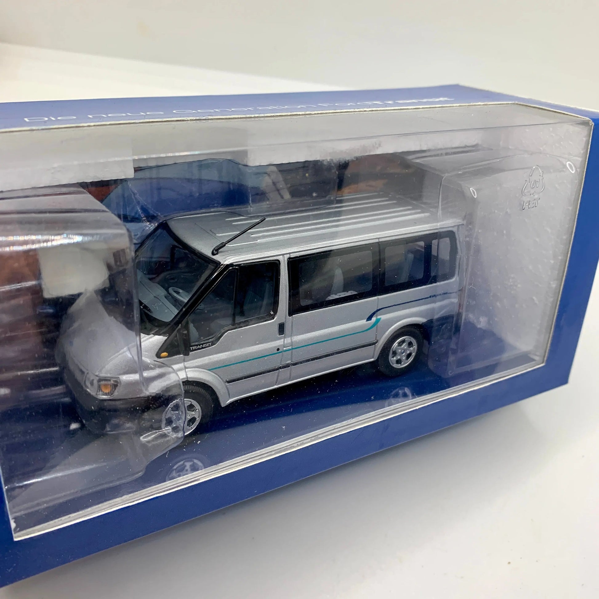 Iconic Ford Transit Collectable Classic Cars 1/43 Scale  Cars Stock Car & Banger Toy Tracks