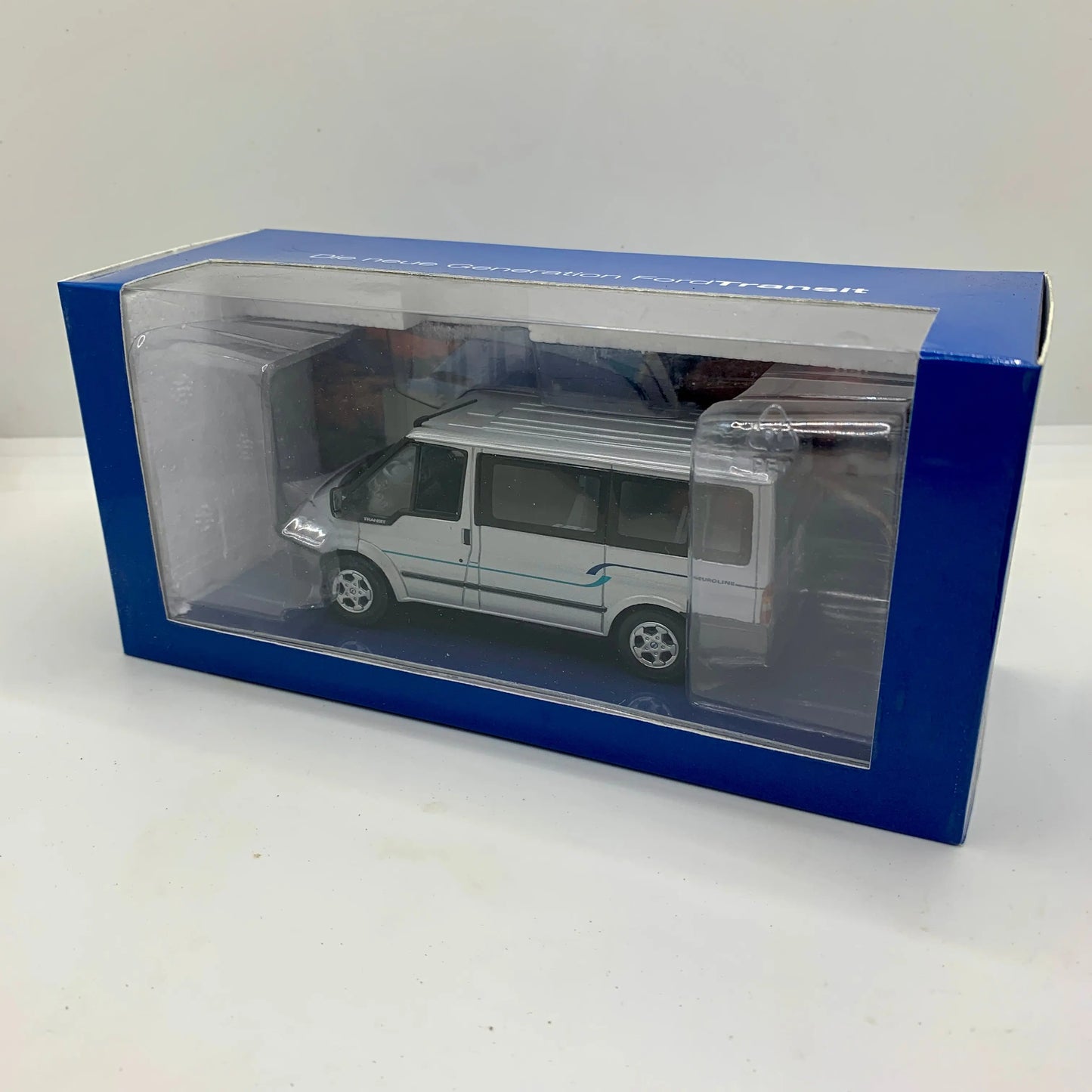 Iconic Ford Transit Collectable Classic Cars 1/43 Scale  Cars Stock Car & Banger Toy Tracks