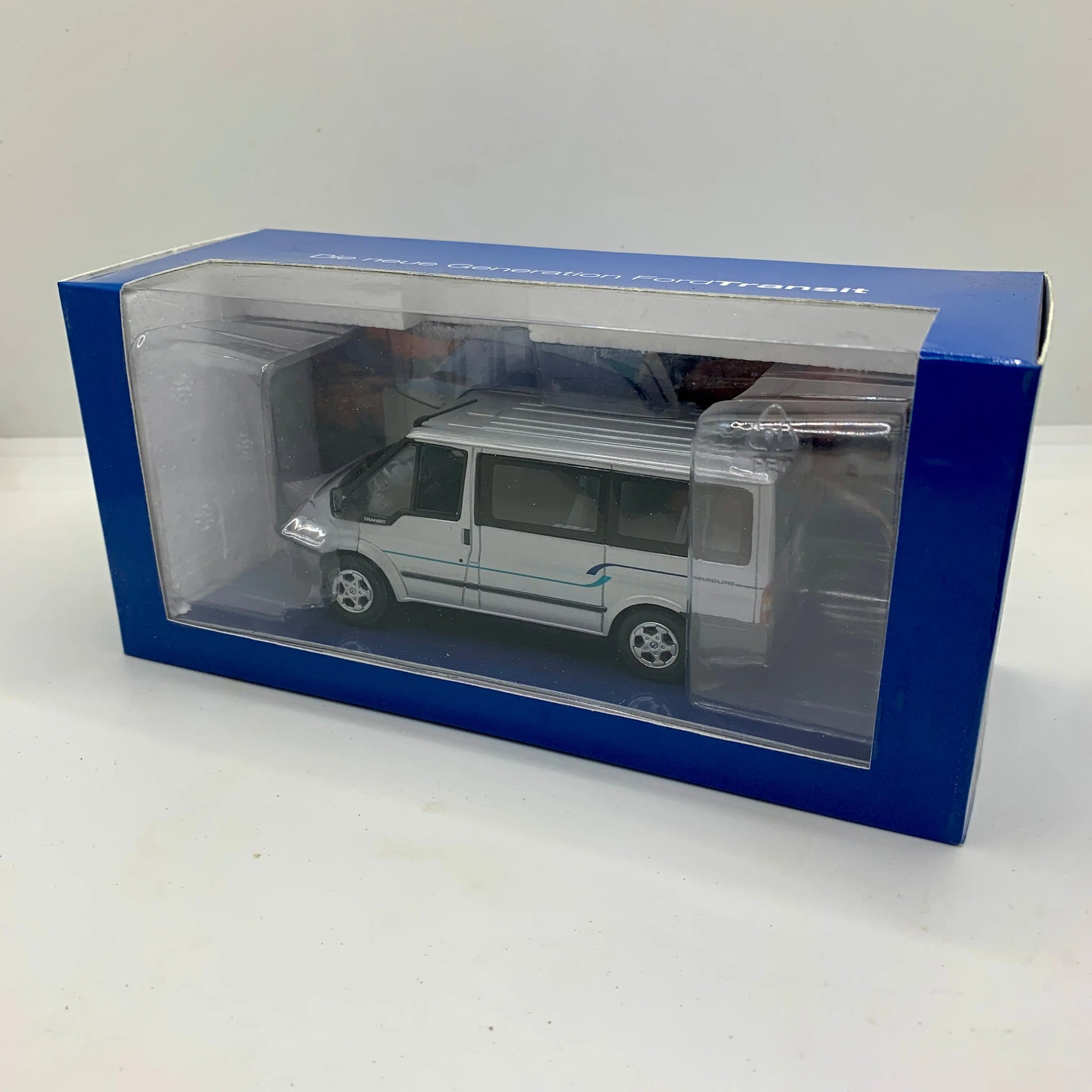 Iconic Ford Transit Collectable Classic Cars 1/43 Scale  Cars Stock Car & Banger Toy Tracks