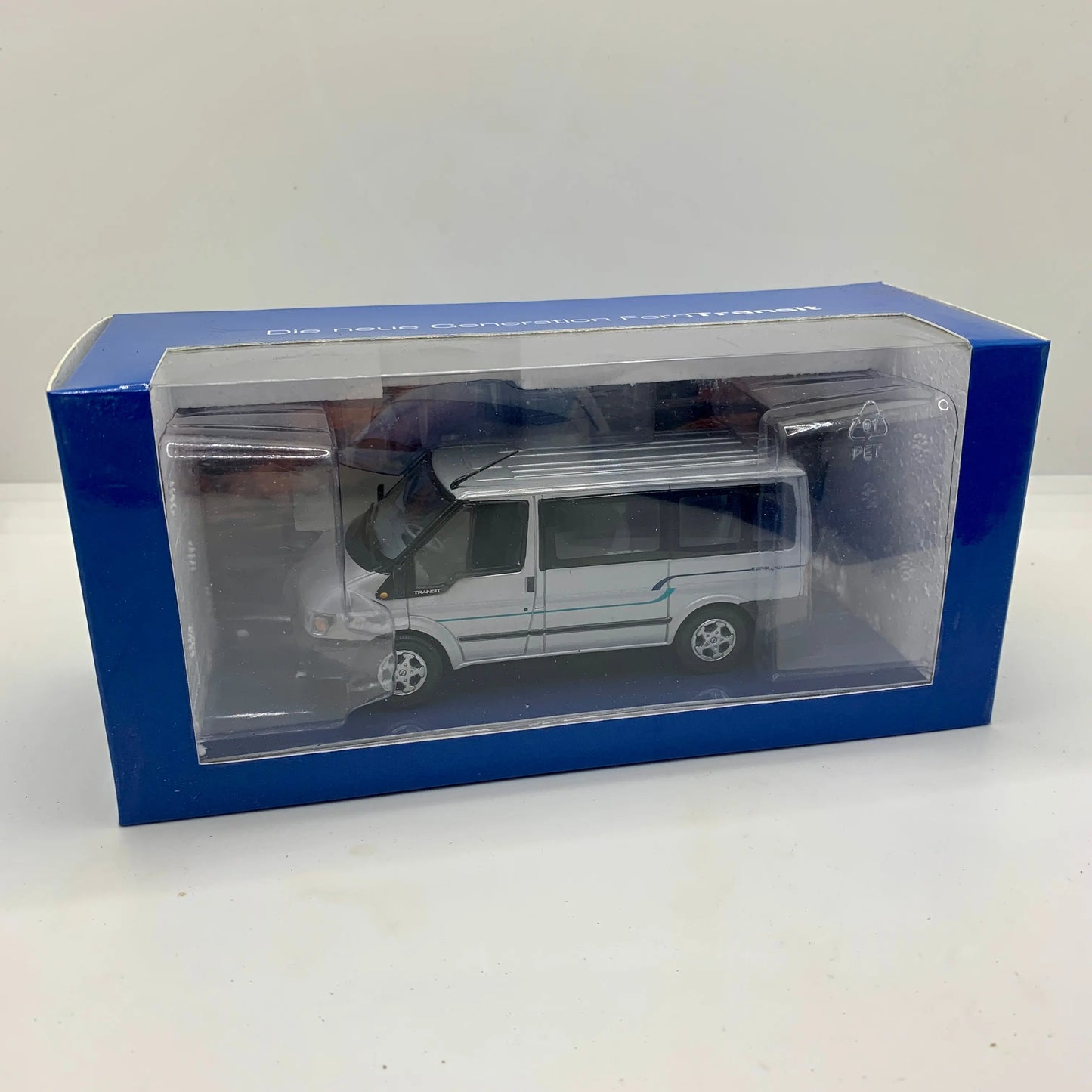 Iconic Ford Transit Collectable Classic Cars 1/43 Scale  Cars Stock Car & Banger Toy Tracks
