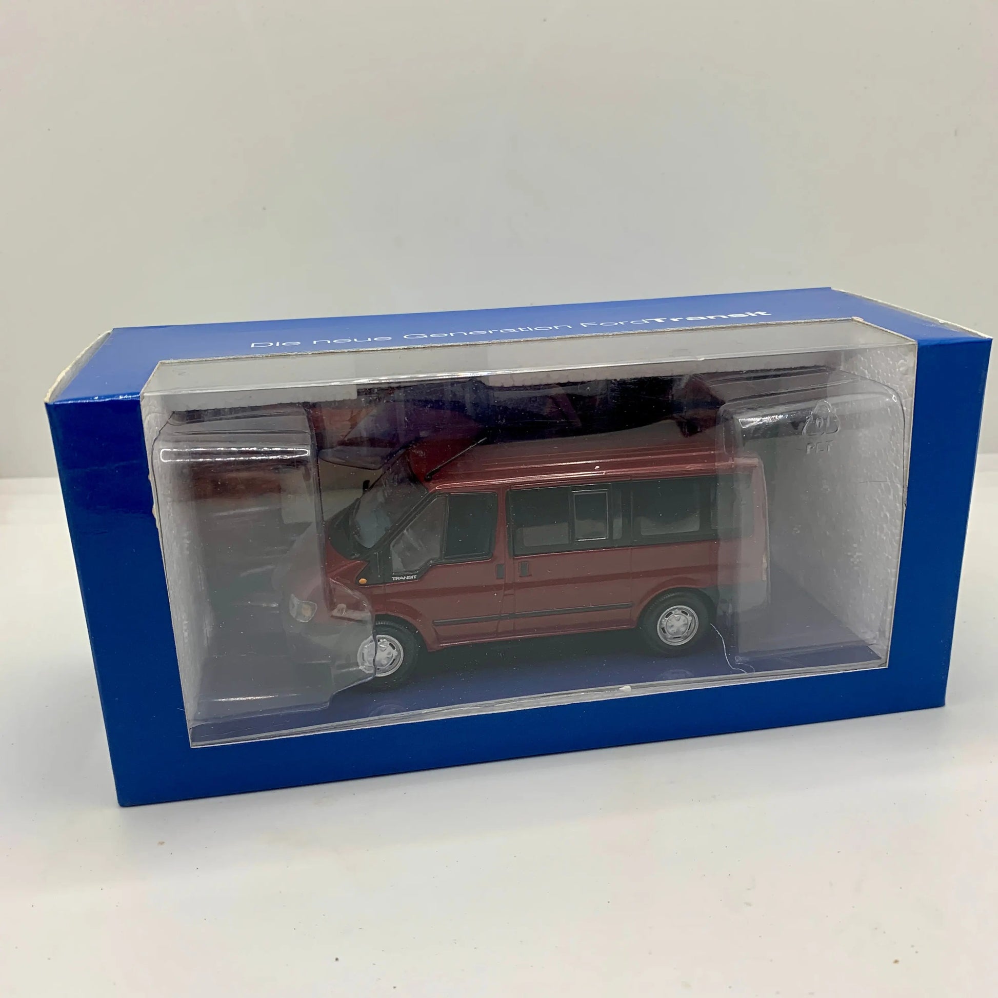 Iconic Ford Transit Collectable Classic Cars 1/43 Scale  Cars Stock Car & Banger Toy Tracks