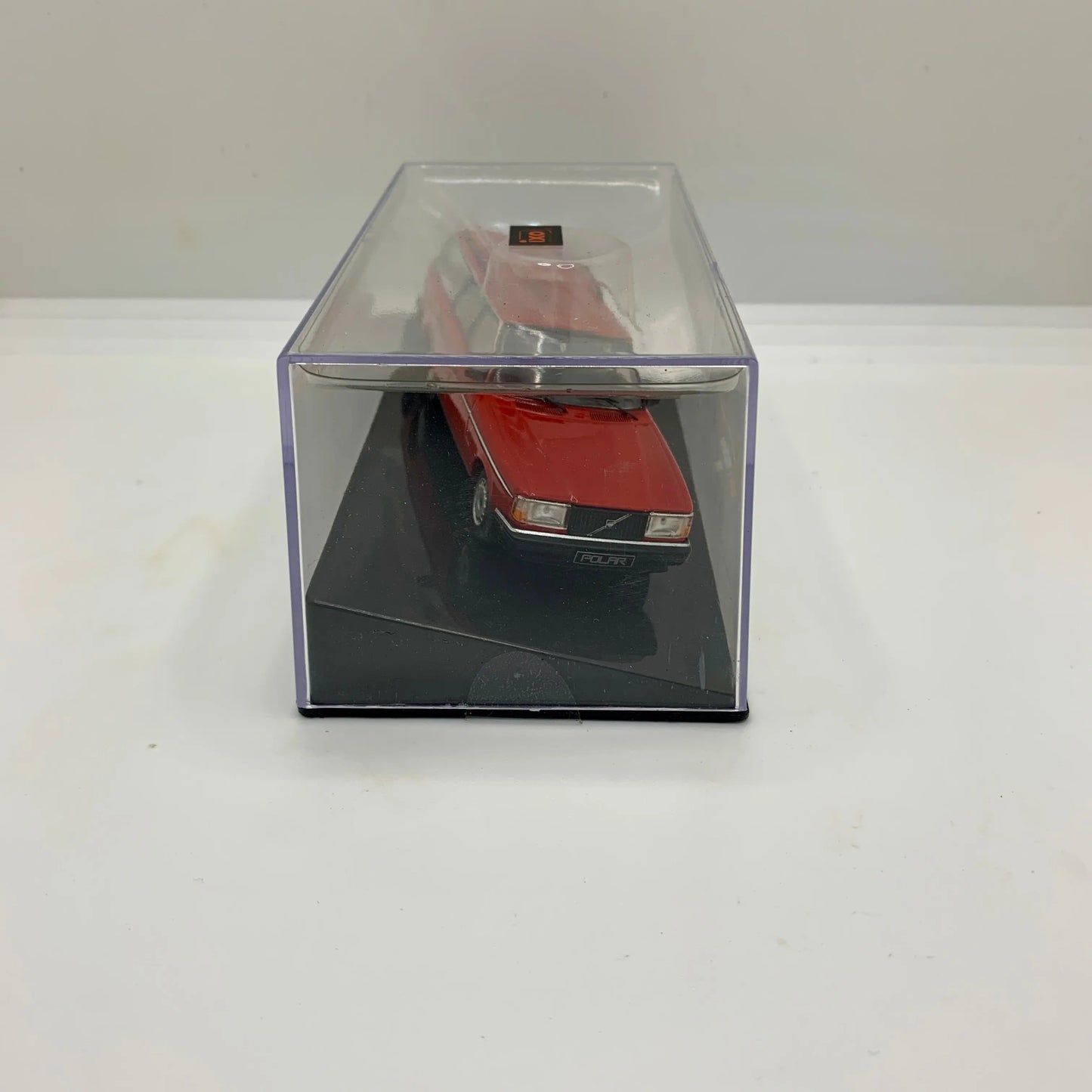 Iconic Volvo 240 Polar 1988 1/43 Scale  Cars Stock Car & Banger Toy Tracks