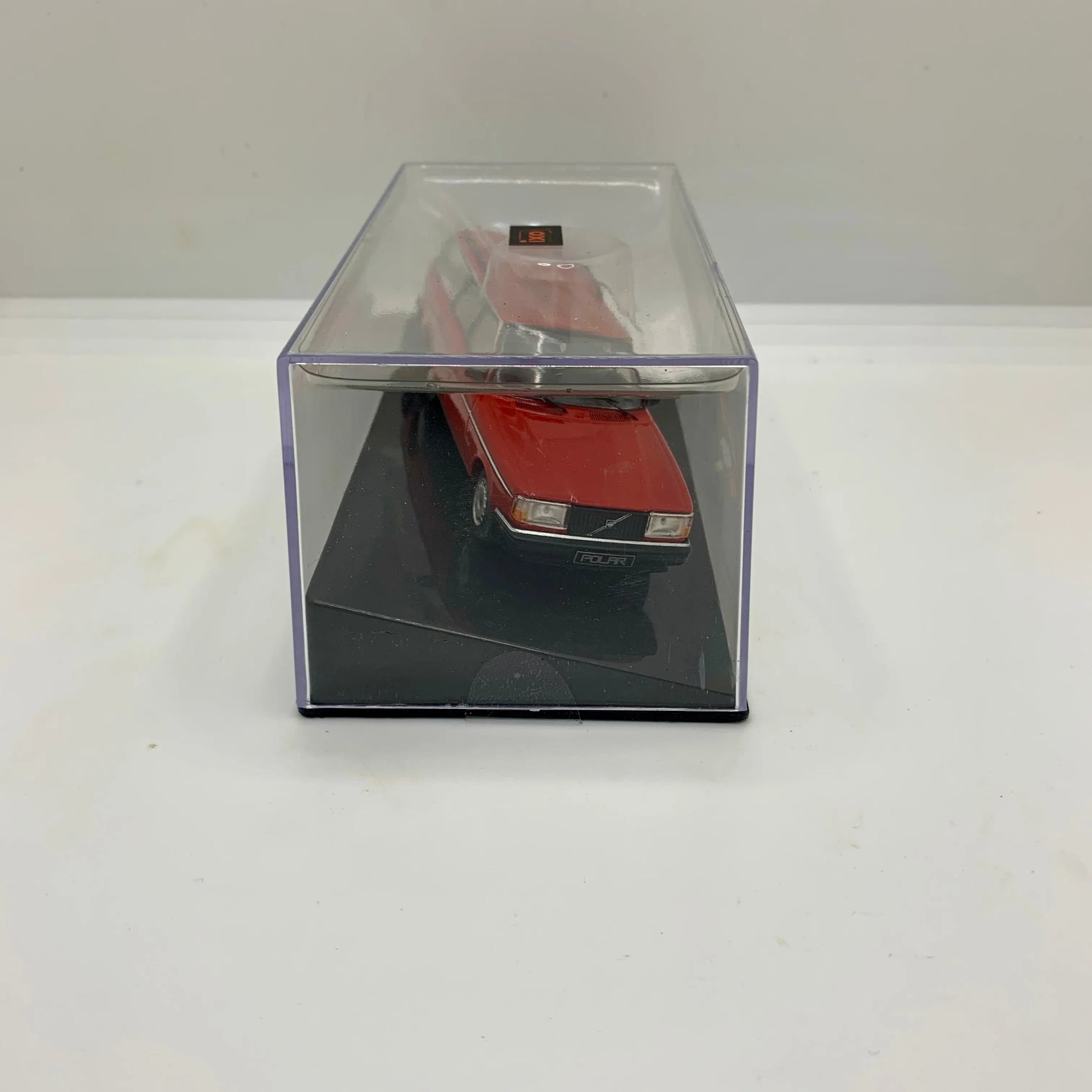 Iconic Volvo 240 Polar 1988 1/43 Scale  Cars Stock Car & Banger Toy Tracks