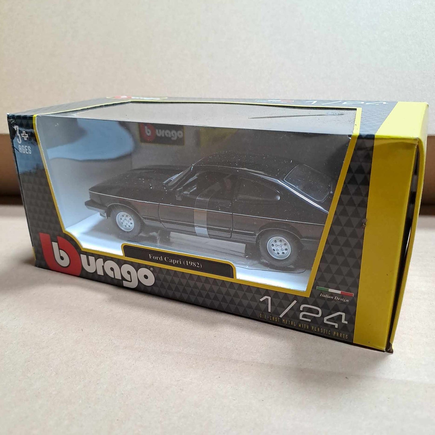 Ford Capri 1982 1/24 schaal