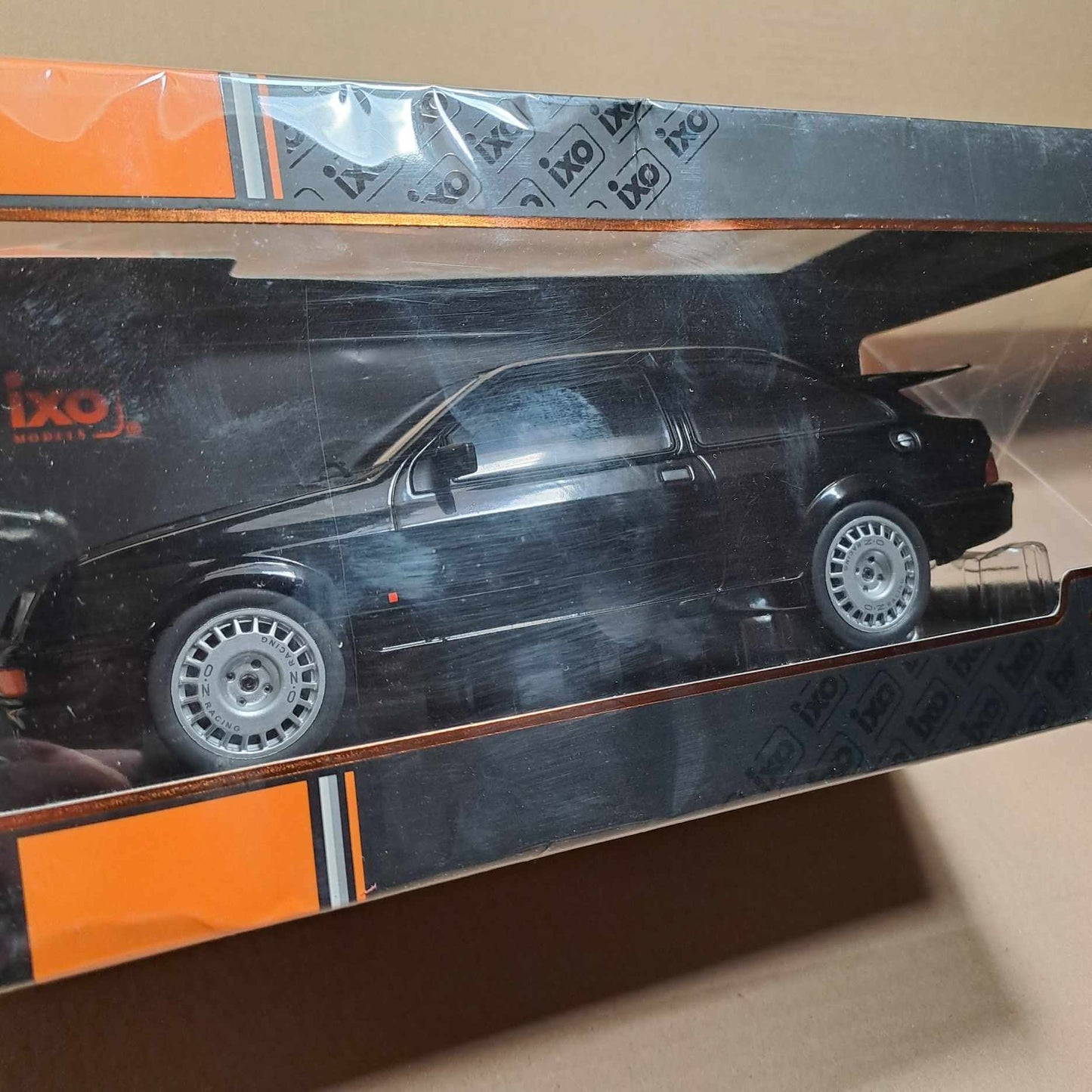 Ford Sierra RS Cosworth 1987 verzamelobjecten auto's 1/18 schaal