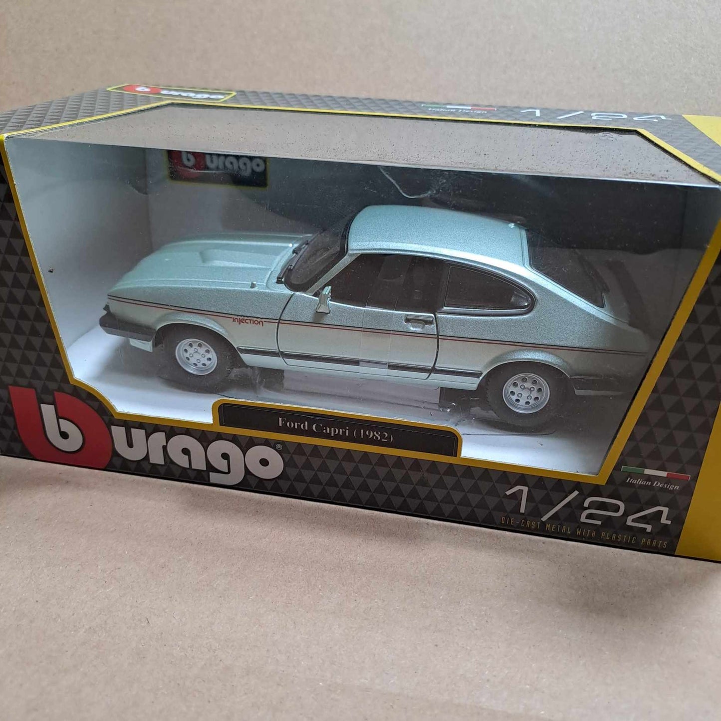 Ford Capri 1982 1/24 schaal