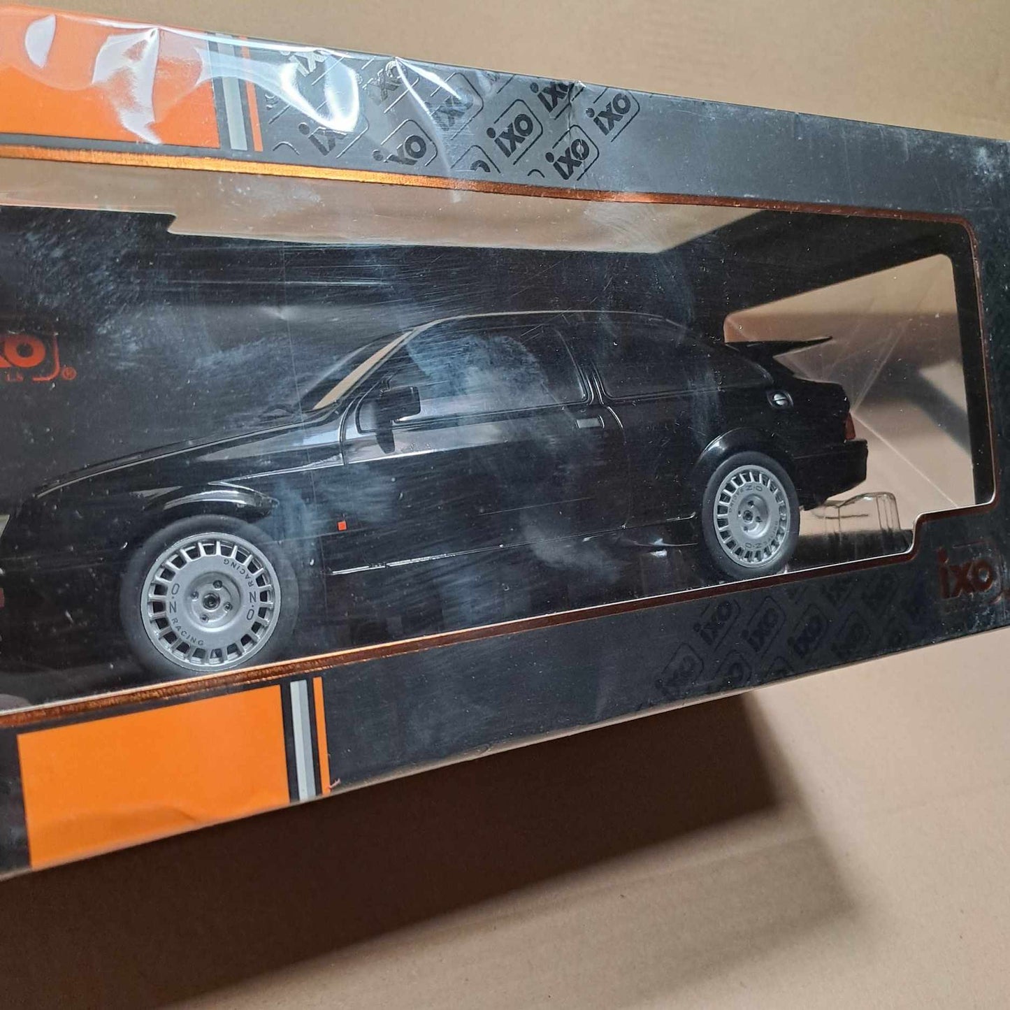 Ford Sierra RS Cosworth 1987 verzamelobjecten auto's 1/18 schaal