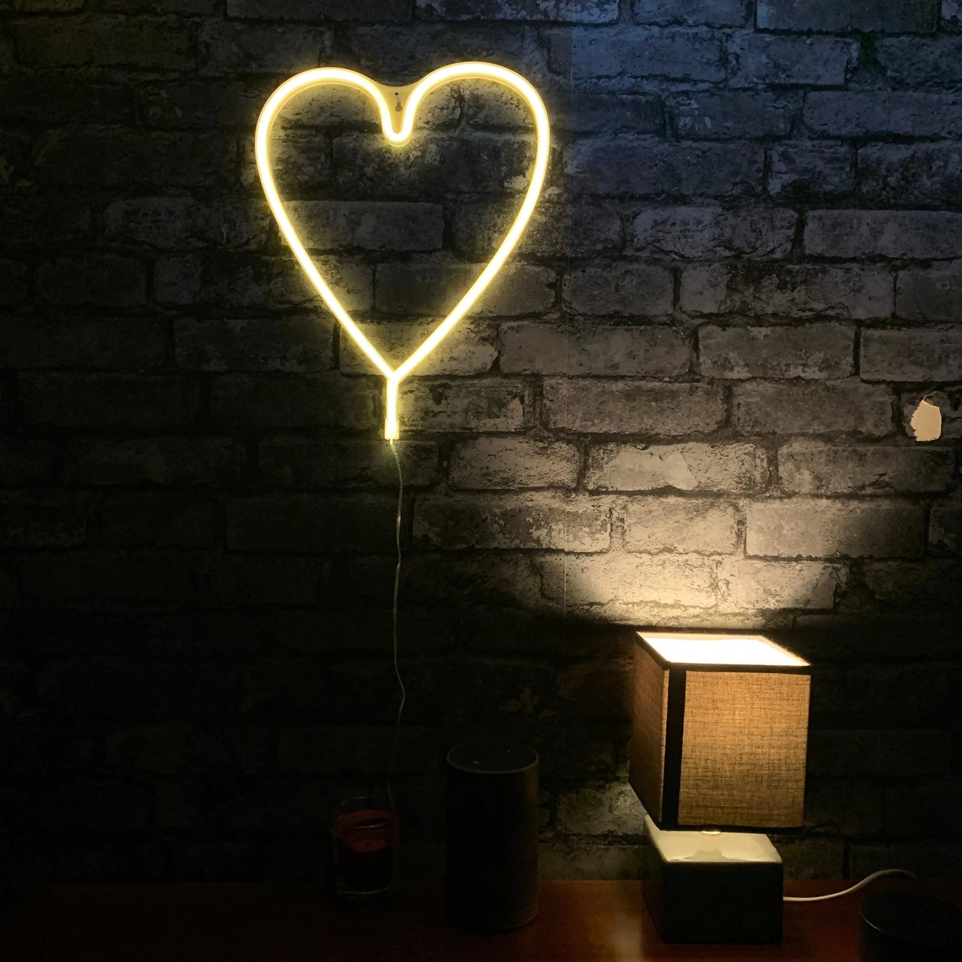 Heart LED NEON Wall Light - Wall Light - Stock Car & Banger Toy Tracks